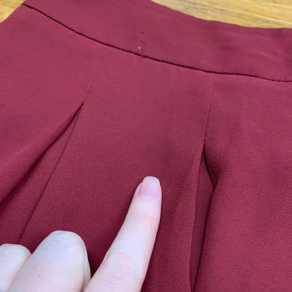 Banana Republic‎ Maroon Pleated Mini Skirt Women's Petite Size 6 Short Tennis